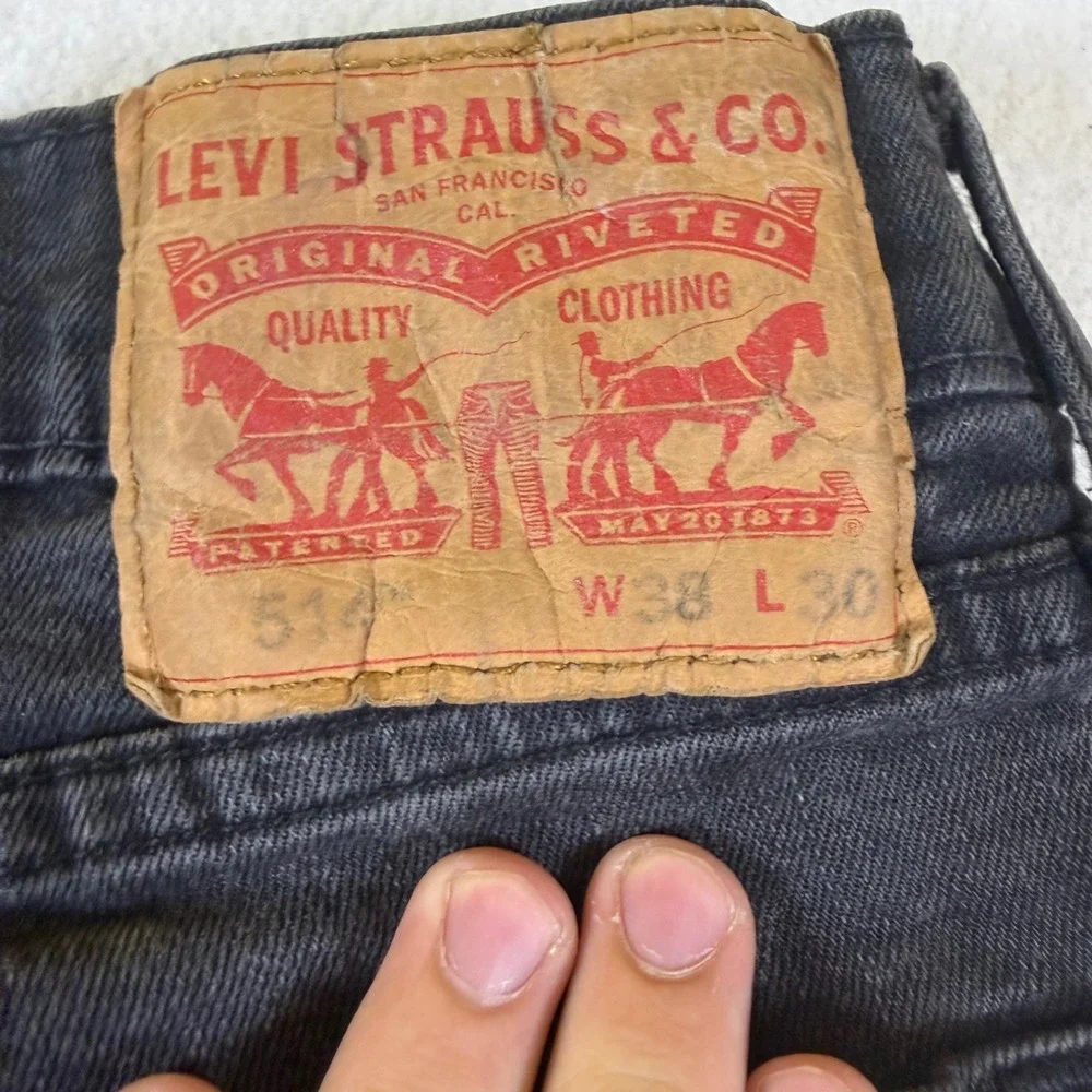 Levis 514 Straight Fit Jeans Mens 38x30 Faded Black Denim Pants Classic 5-Pocket
